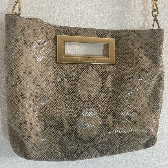Michael Kors large snakeskin Berkeley clutch - Picture 4 of 9